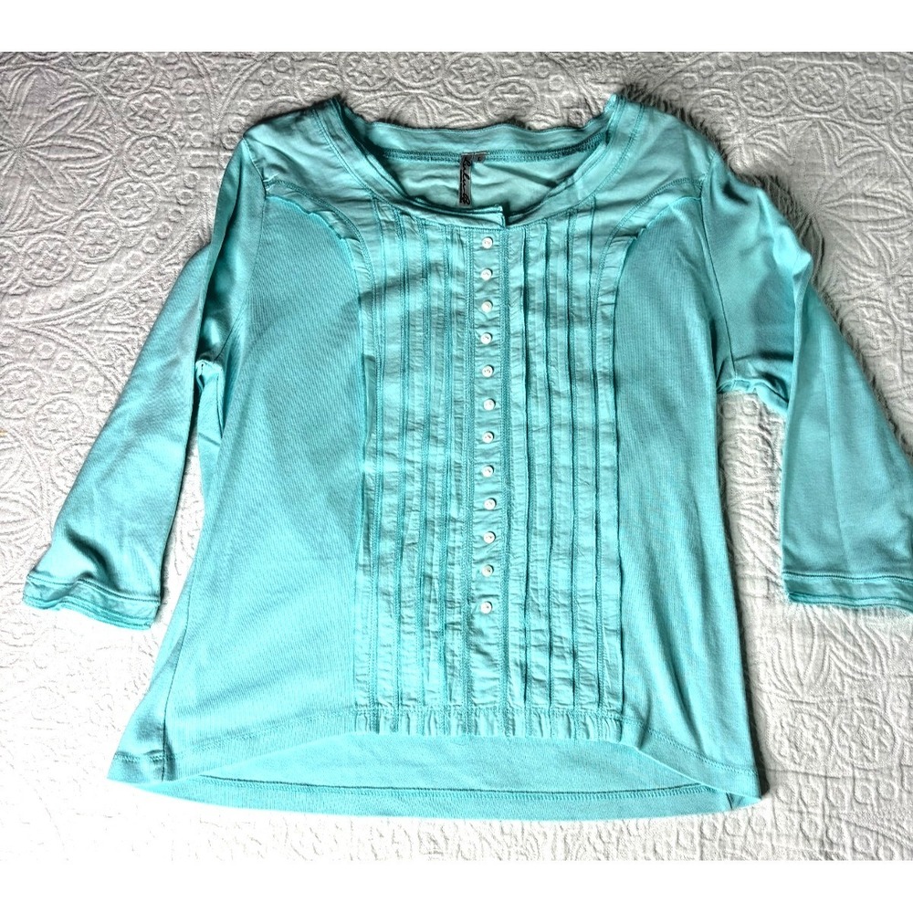 Lulu B 3/4 Sleeve Ruffled Henley Top Size L Button Detail 100% Cotton Pre-Shrunk